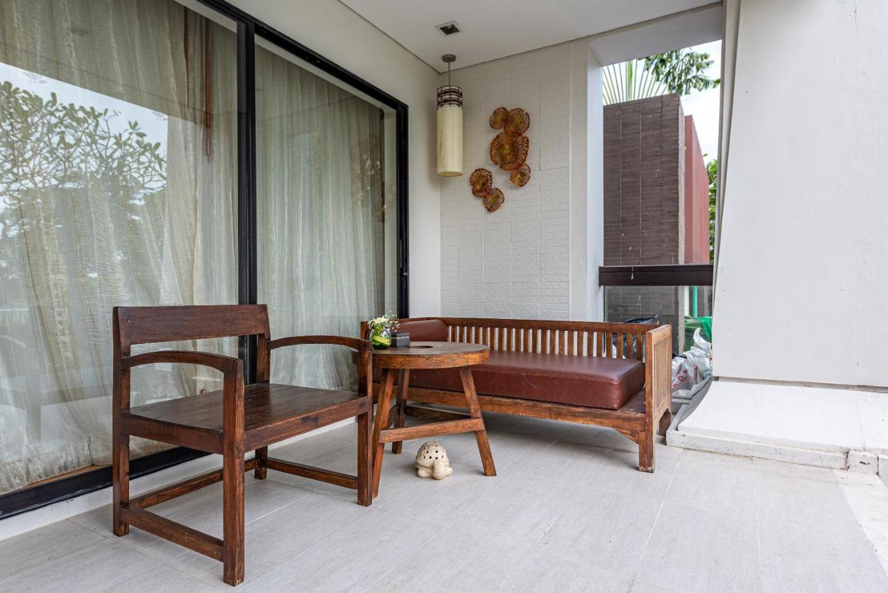 Summit Windmill Golf Suite Hotel At Suvarnabhumi Bangkok Zewnętrze zdjęcie A balcony in a hotel