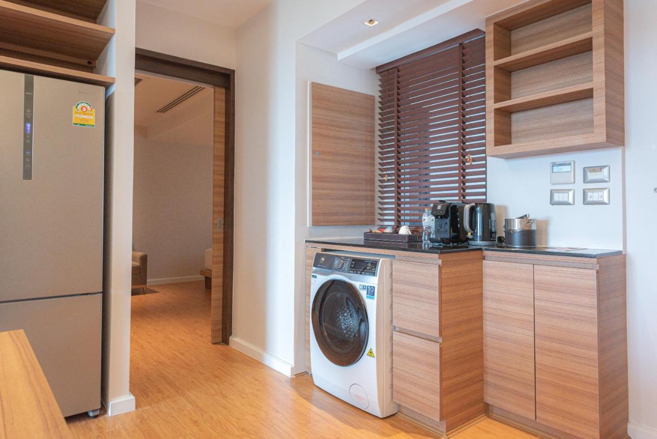 Summit Windmill Golf Suite Hotel At Suvarnabhumi Bangkok Zewnętrze zdjęcie A typical kitchen in a serviced apartment