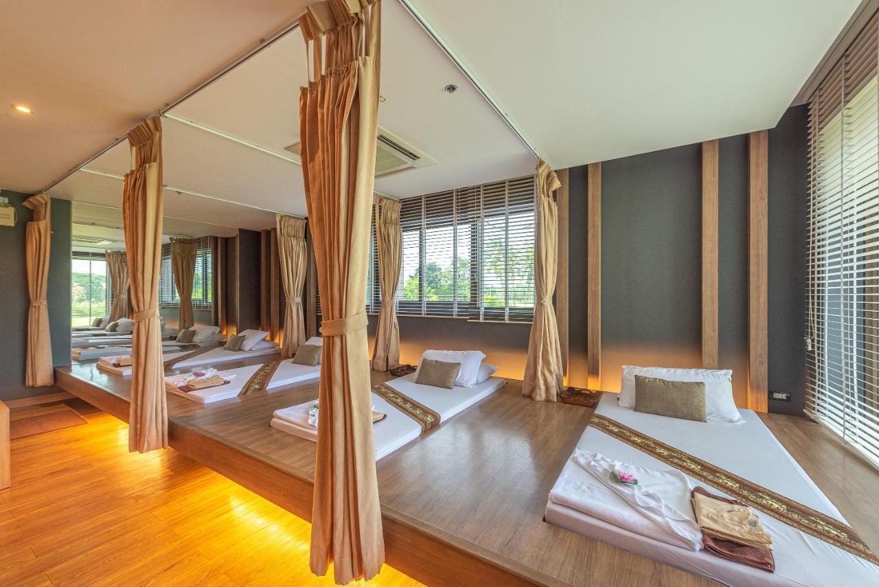 Summit Windmill Golf Suite Hotel At Suvarnabhumi Bangkok Zewnętrze zdjęcie Thai massage beds
