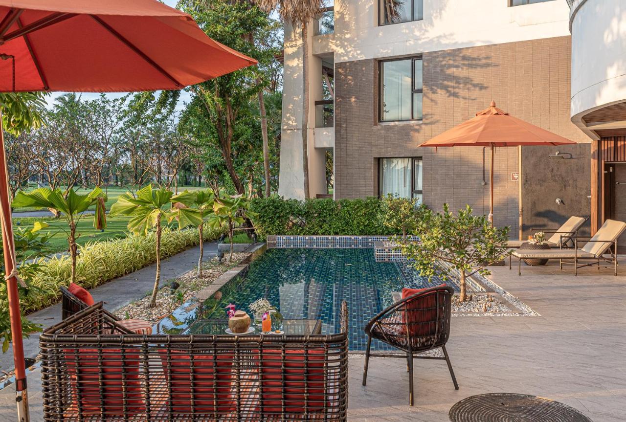 Summit Windmill Golf Suite Hotel At Suvarnabhumi Bangkok Zewnętrze zdjęcie The pool at the hotel