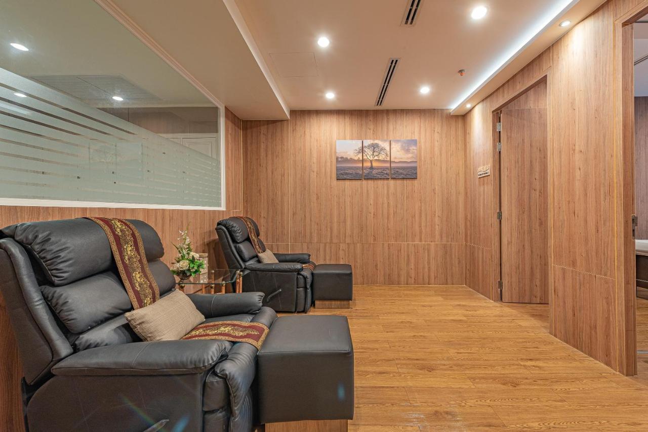 Summit Windmill Golf Suite Hotel At Suvarnabhumi Bangkok Zewnętrze zdjęcie The interior of the Thai Airways First Class Lounge at Suvarnabhumi Airport